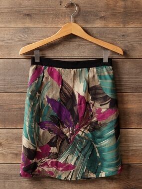 Ann Taylor Floral Print Skirt with Side Pockets Size: 6